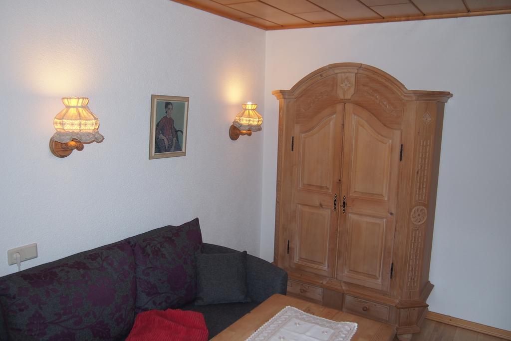 Haus Bergwelt Apartamento Grän Exterior foto
